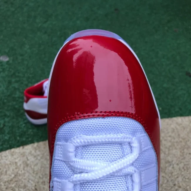 AJ 11 Retro Cherry