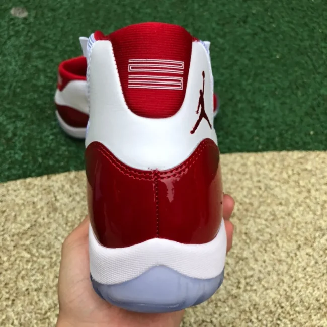 AJ 11 Retro Cherry