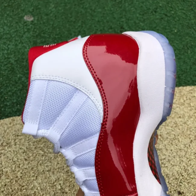 AJ 11 Retro Cherry