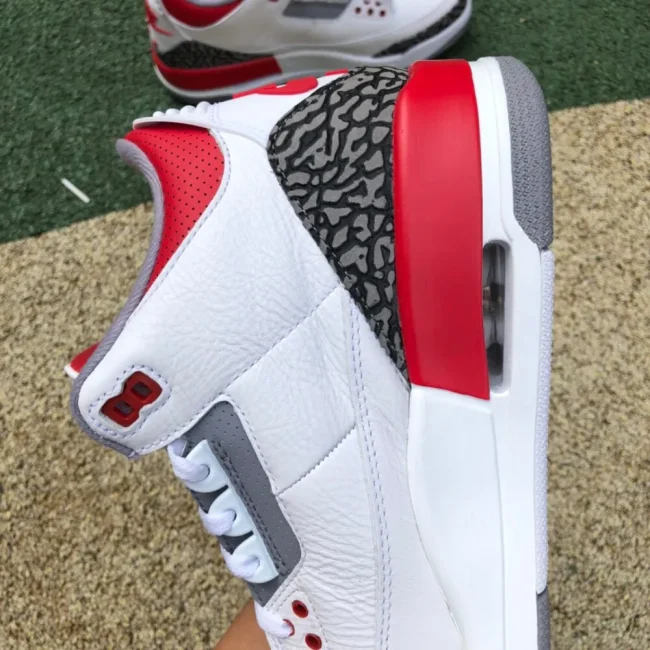 AJ 3 Retro Fire Red 2022