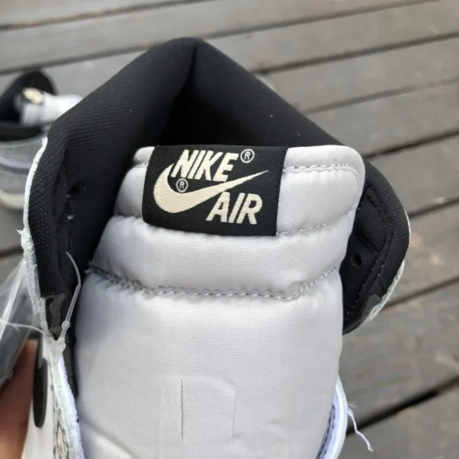 AJ 1 Retro High Og White Cement