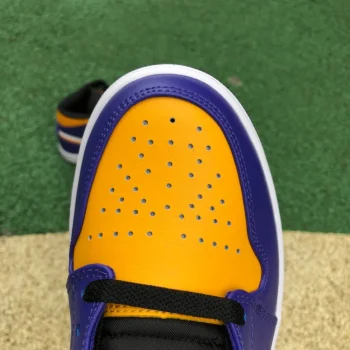 AJ 1 Mid Lakers (2022)