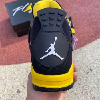 AJ 4 Retro Thunder (2023)