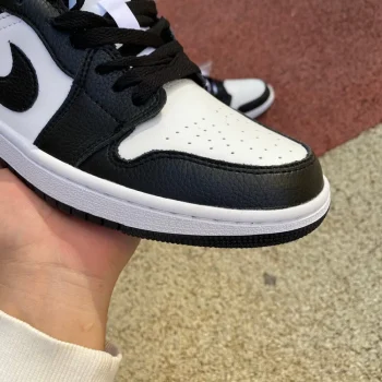 AJ 1 Low Panda