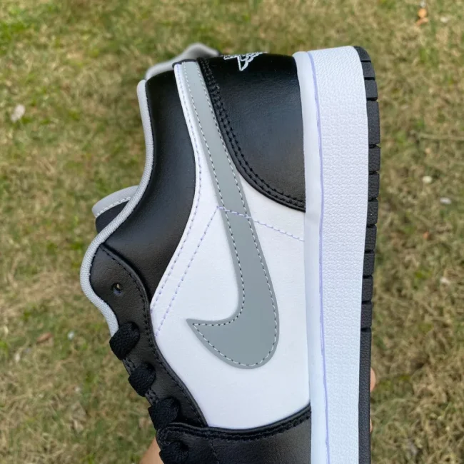 AJ 1 Low Black Medium Grey