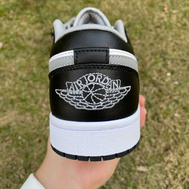 AJ 1 Low Black Medium Grey