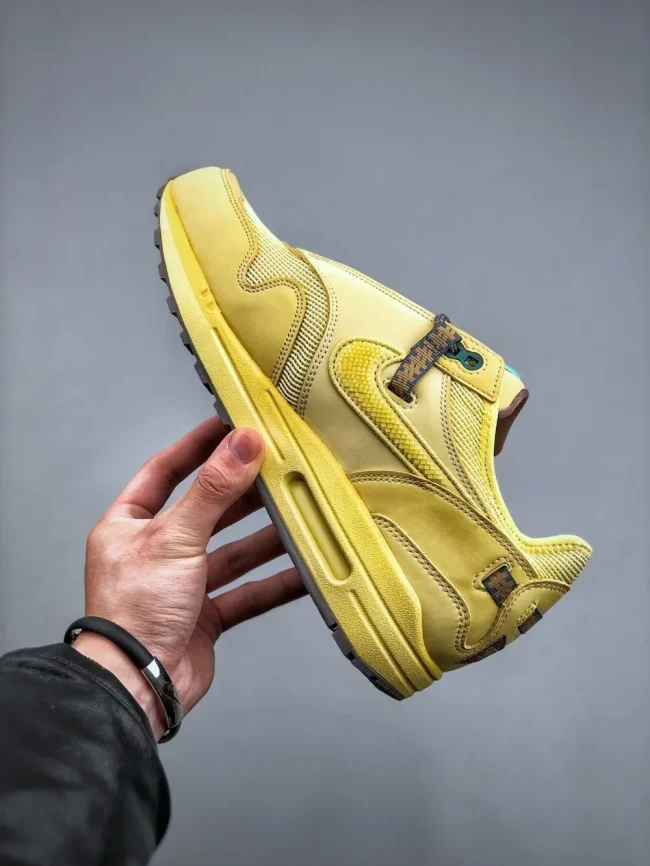 Tscott X Air Max 1 Saturn Gold