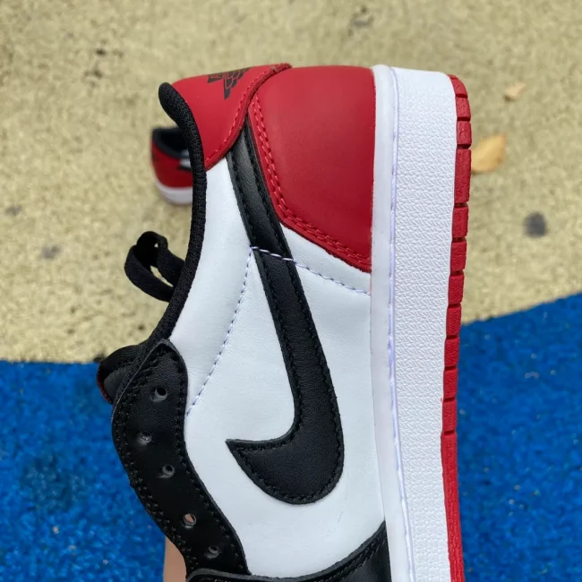 AJ 1 Retro Low Og Black Toe