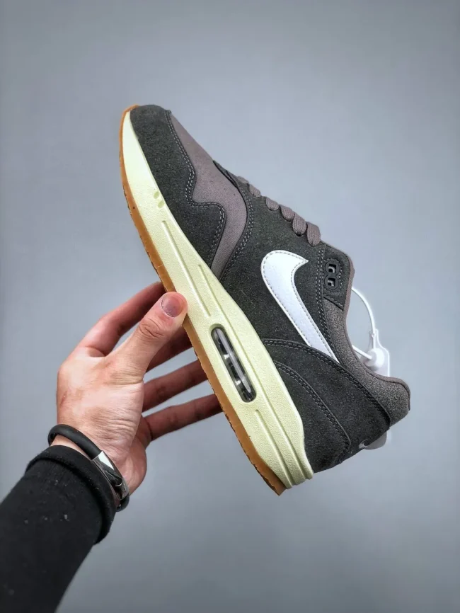 Air Max 1 Premium Crepe - Soft Grey