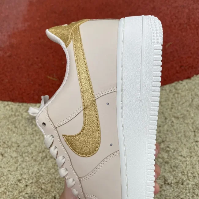 Af 1 '07 Essential Sanddrift Gold