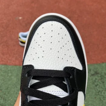 Dunk Low Black Yellow White