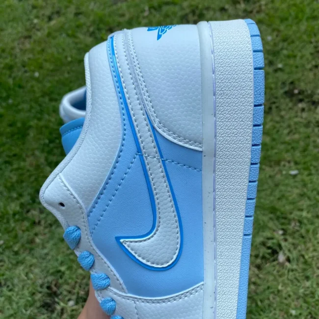 AJ 1 Low Se Reverse Ice Blue