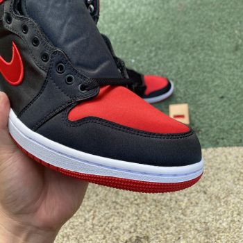 AJ 1 Retro High Og Satin Bred (2023)