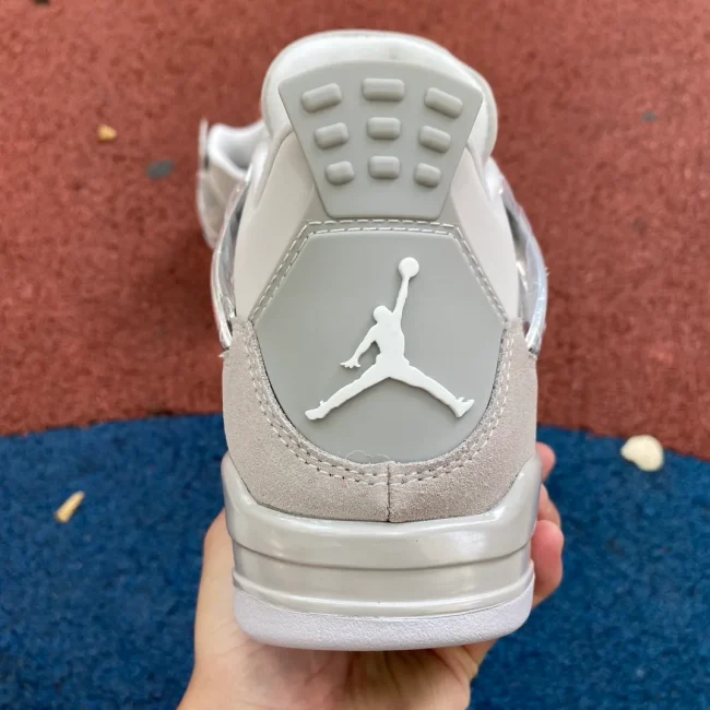 AJ 4 Retro Frozen Moments