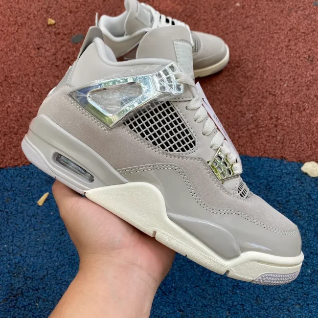 AJ 4 Retro Frozen Moments