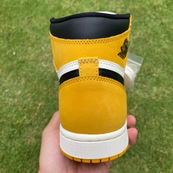 AJ 1 Retro High Og Yellow Ochre