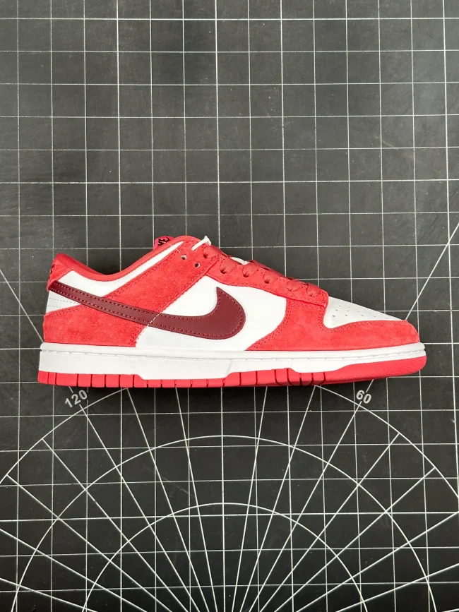 Dunk Low Valentine's Day