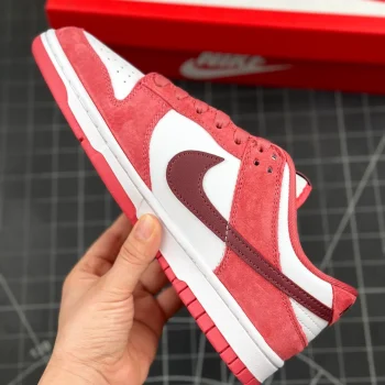 Dunk Low Valentine's Day