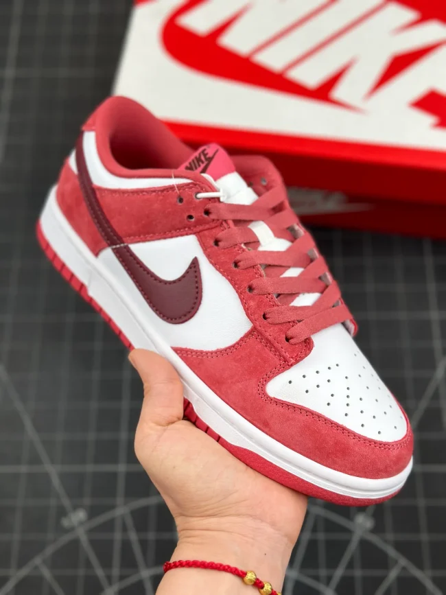 Dunk Low Valentine's Day