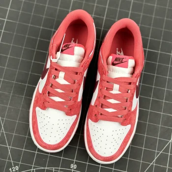 Dunk Low Valentine's Day