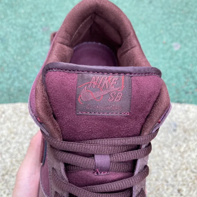 Sb Dunk Low Premium City Of Love Collection - Burgundy Crush