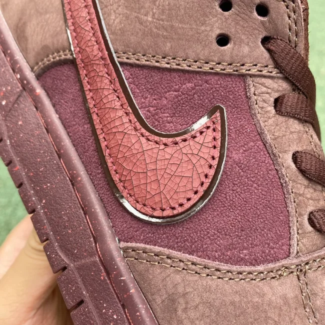 Sb Dunk Low Premium City Of Love Collection - Burgundy Crush