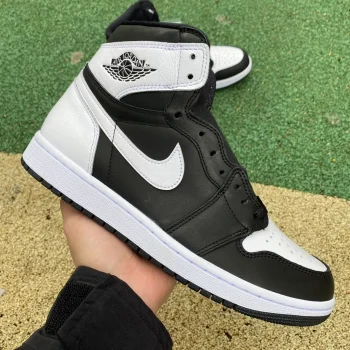 AJ 1 Retro High Og Black White 2.0