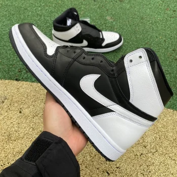 AJ 1 Retro High Og Black White 2.0