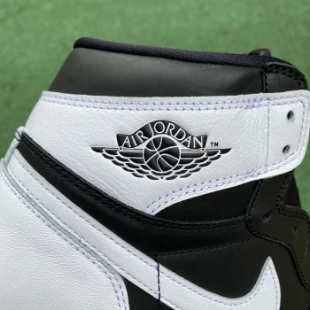 AJ 1 Retro High Og Black White 2.0