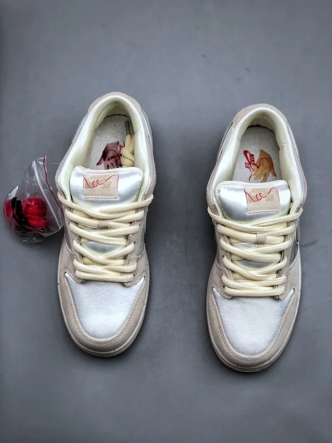 Dunk Low Premium Sb City Of Love Collection - Light Bone