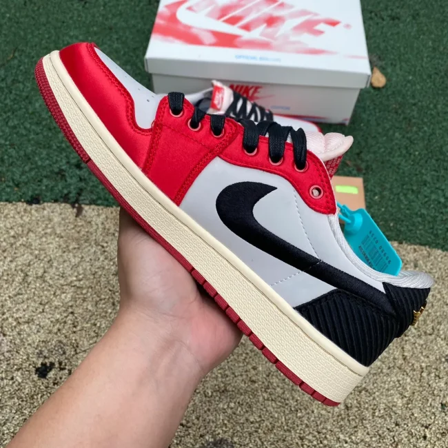 Trophy Room X AJ 1 Retro Low Og Sp Rookie Card - Away