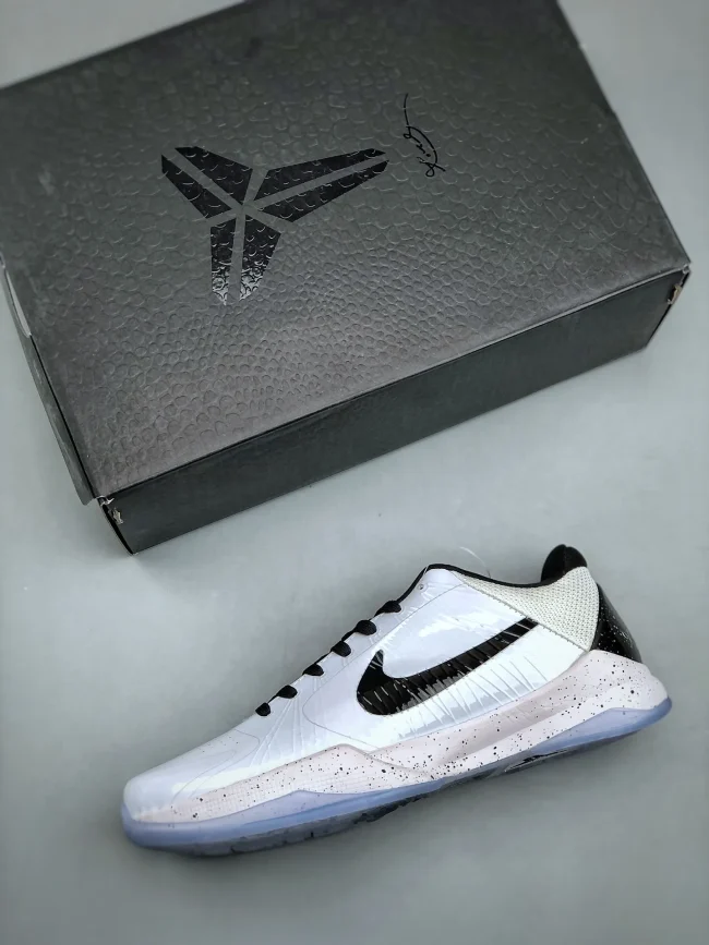 Zoom Kobe 5 Protro White Black