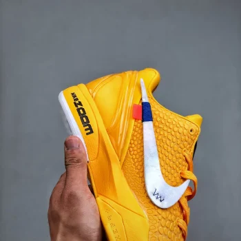 Ow X Zoom Kobe 6 University Gold