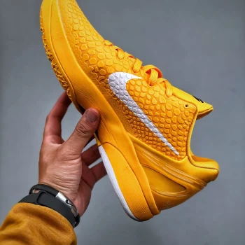 Ow X Zoom Kobe 6 University Gold