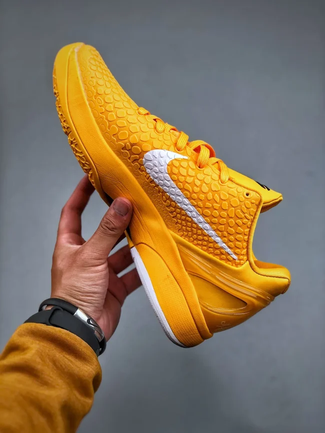 Ow X Zoom Kobe 6 University Gold