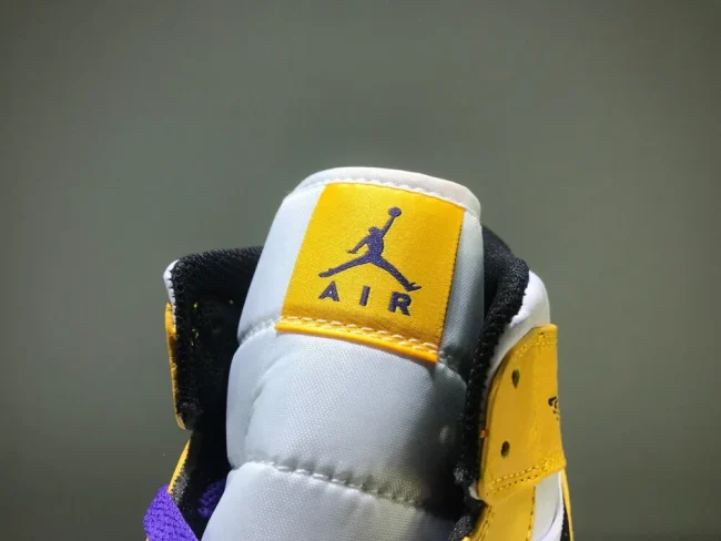 AJ 1 Mid Se Lakers