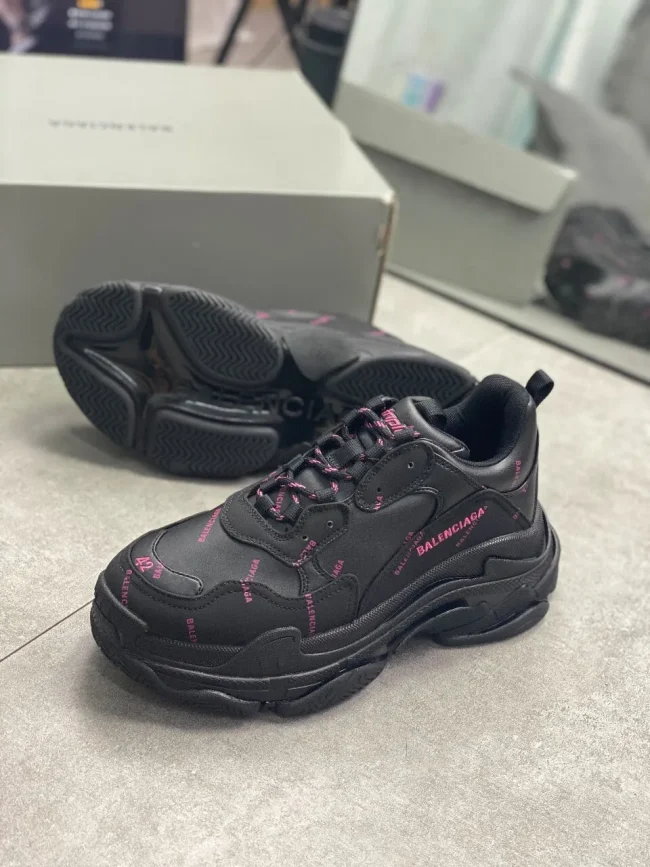 Balen Allover Logo Triple S Black/pink