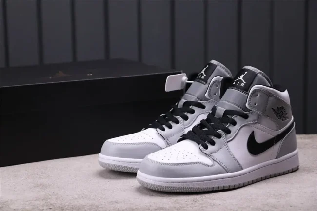 AJ 1 Mid Smoke Grey