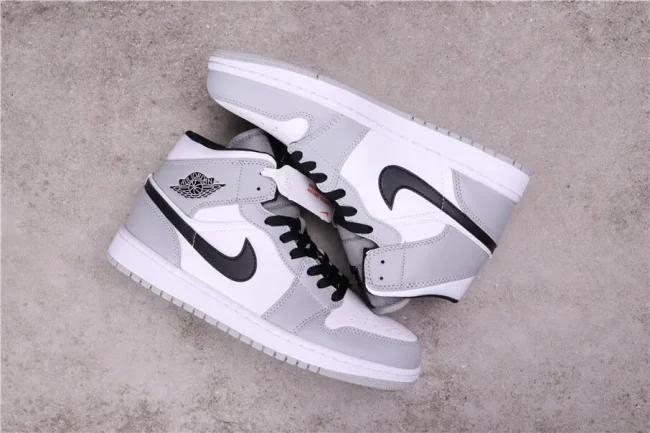 AJ 1 Mid Smoke Grey