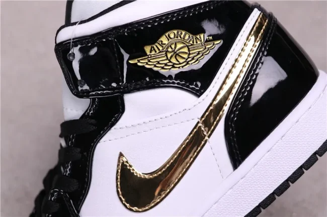 AJ 1 Mid Patent Black Gold