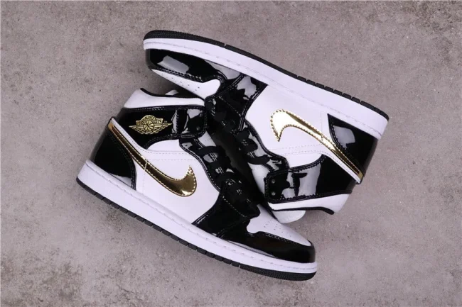 AJ 1 Mid Patent Black Gold