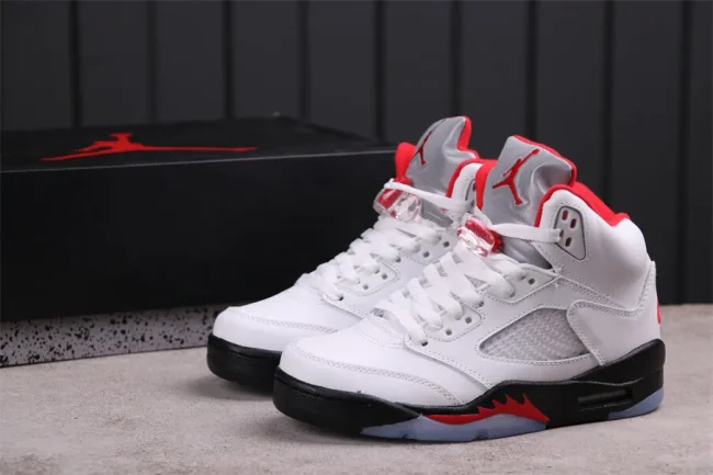 Aj 5 Retro Fire Red Silver Tongue